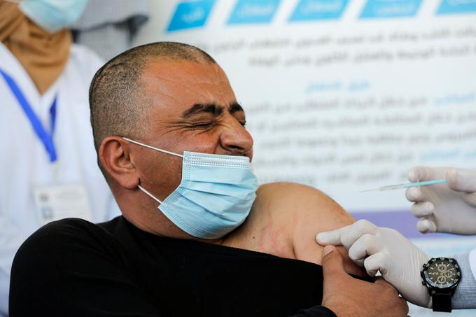 Palestinske oblasti so prejšnji teden lahko začele kampanjo cepljenja proti novemu koronavirusu z odmerki cepiva Moderne, ki jih je Izrael poslal na Zahodni breg. | Foto: Reuters