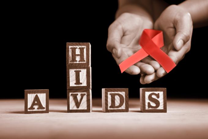 Z virusom HIV je v letu 2015 na svetovni ravni živelo skoraj dva milijona mladostnikov.  | Foto: Thinkstock