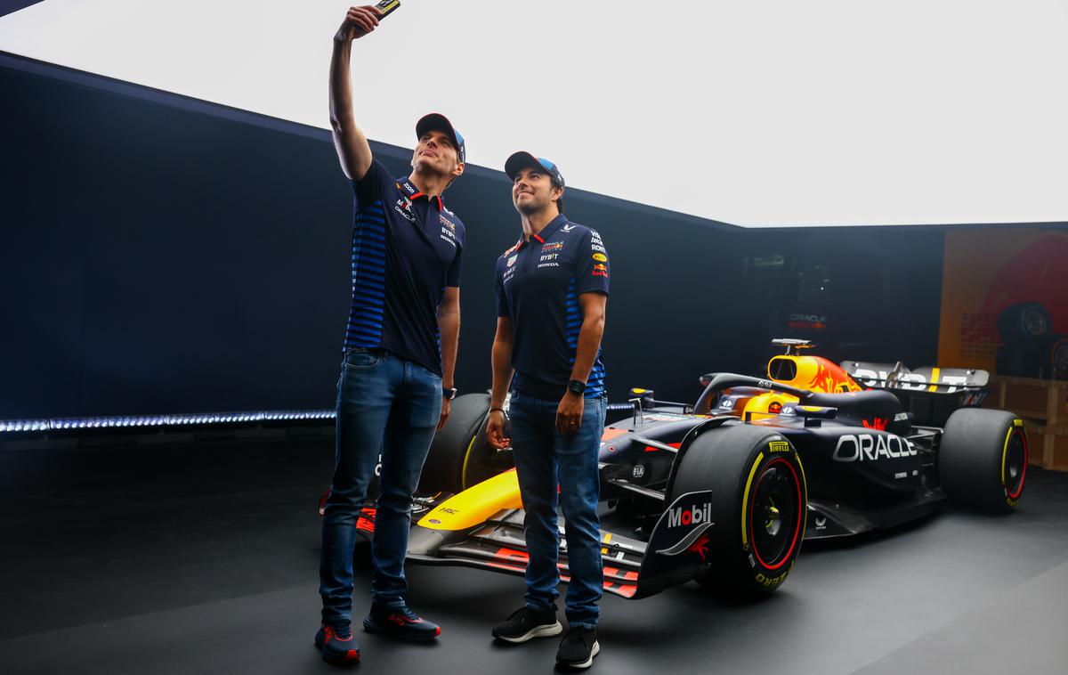 Red Bull RB24 | Max Verstappen in Sergio Perez s svojim novim dirkalnikom RB20 | Foto Red Bull Content Pool
