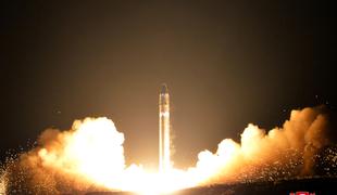 Severna Koreja izstrelila dve raketi kratkega dosega