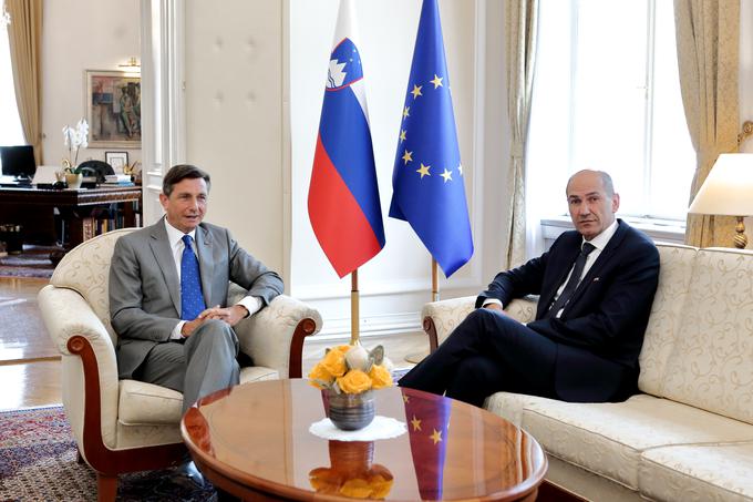 Pahor si želi, da bo Slovenija politično stabilna, zato upa, da bo postopek tekel čimbolj gladko. Kot pravi, se v to se ne bo vmešaval, ker je to stvar mandatarja. | Foto: STA ,