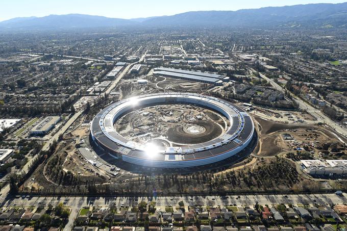 "Vesoljska ladja", novi štab v Silicijevi dolini, kamor se bo kmalu preselil Apple.  | Foto: Reuters