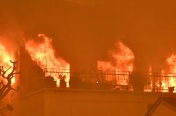 Kalifornija še vedno v plamenih, domove zapustili tudi številni zvezdniki #foto #video