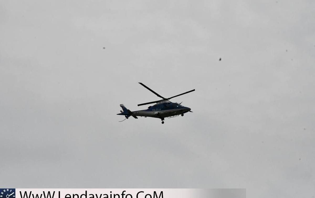 Oborožen rop Lendava | Policija nadzira vpadnice v mesto in osumljenca išče s helikopterjem. | Foto Lendavainfo