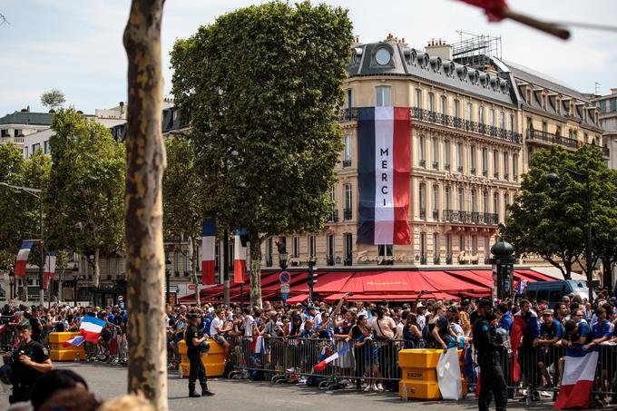 "Hvala," Francozi sporočajo svojim ljubljencem | Foto: Getty Images