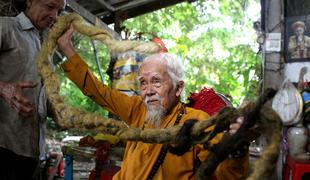 Moški, ki se ni postrigel že 80 let: njegovi lasje so dolgi pet metrov #foto