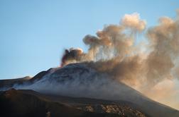 Etna znova izbruhnila, letališče zaprto #video