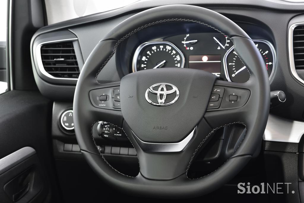 Toyota proace verso prva vožnja