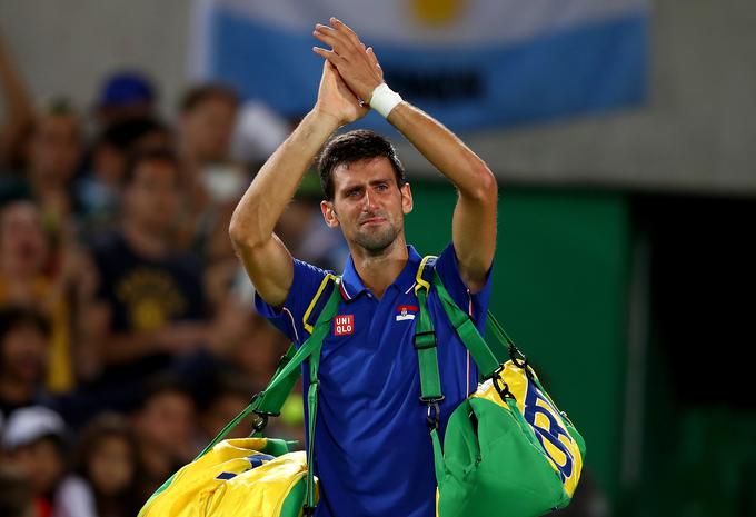 Novak Đoković je v Rio pripotoval kot prvi nosilec olimpijskega teniškega turnirja. Tudi sam je pričakoval, da se bo boril za medalje, a je s solzami zapuščal areno že po prvem krogu, v katerem ga je premagal Argentinec Juan Martin Del Potro. | Foto: Getty Images