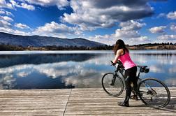 Manca iz Kočevja, ki namerava obiskati vsa slovenska jezera #foto #video