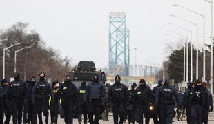 Kanadska policija razgnala protestnike na meji z ZDA