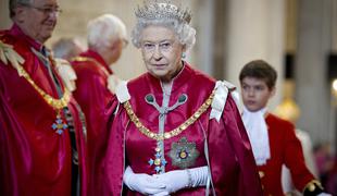 Kraljica Elizabeta II praznuje okroglih in častitljivih 90 let