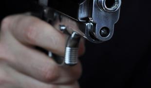 Aretirali 22 preprodajalcev strelnega orožja