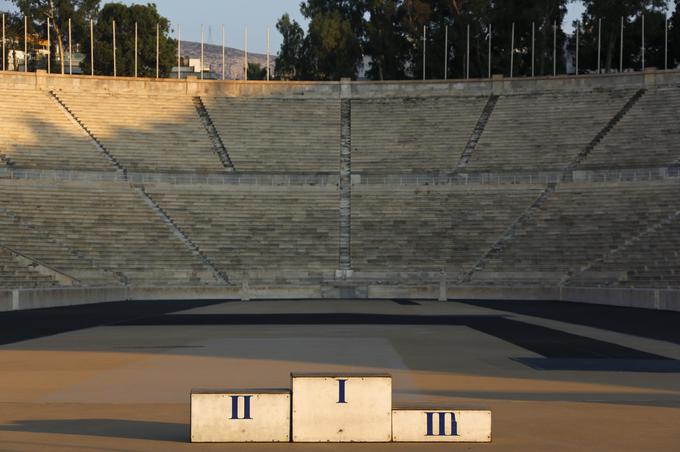 Antična športna arena iz leta 2014. Olimpijsko športno prizorišče je ime dobilo po disciplini na svojih površinah, in sicer po teku na en stadij, kar je dolžinska mesa za približno današnji 172 metrov. | Foto: 