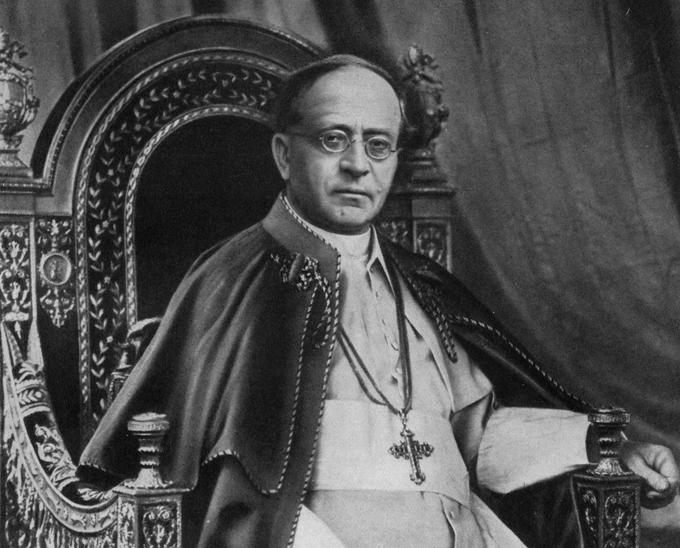 Papež Pij XI. je obsodil proticerkveno politiko v Hitlerjevi Nemčiji in preganjanje katolikov v republikanski Španiji. | Foto: commons.wikimedia.org