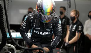 Hamiltonu drugi trening v Abu Dabiju, Räikkönen v zaščitni ogradi