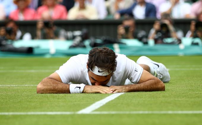 Po zadnjih informacijah Roger Federer levega kolena nima poškodovanega. | Foto: 