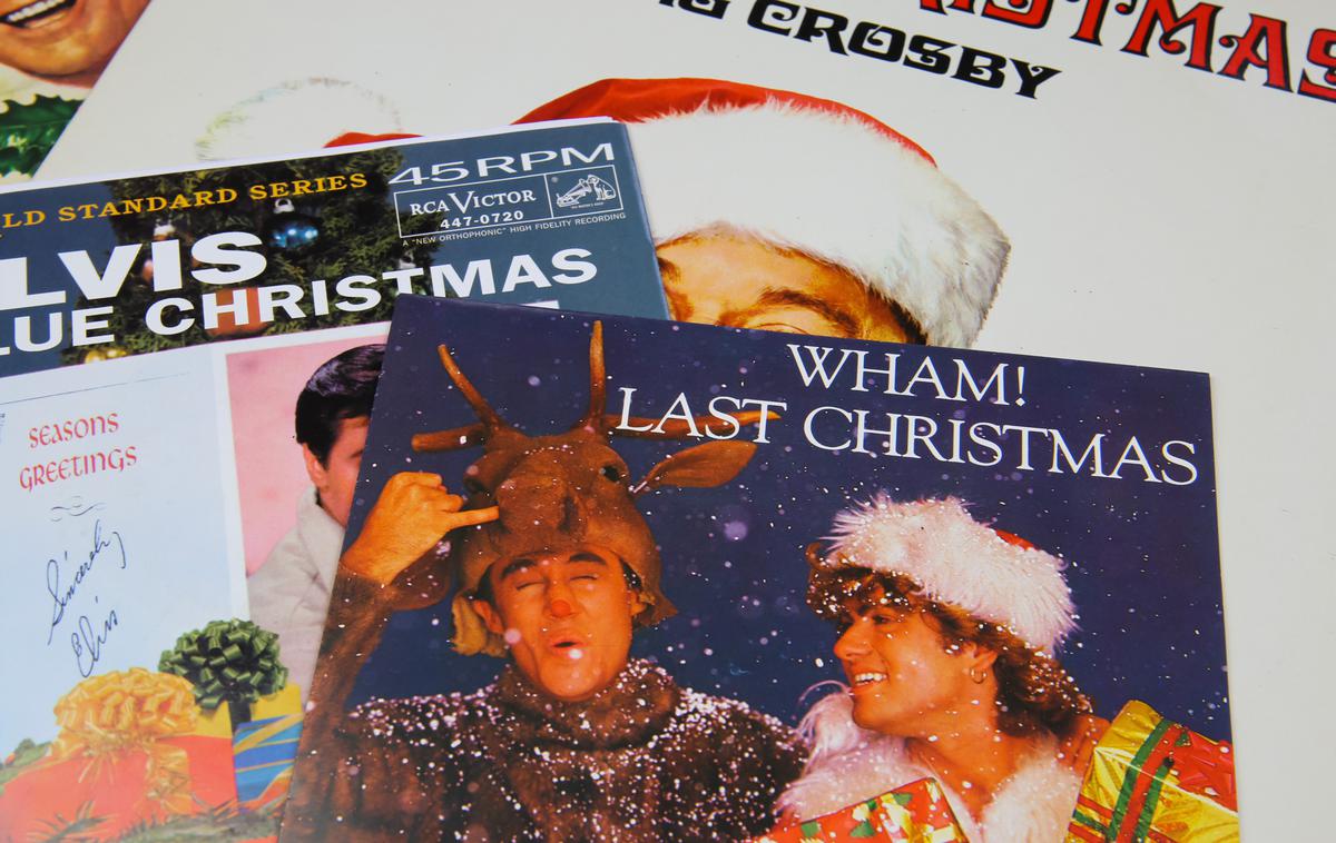 božične pesmi, glasba | Billboard je objavil lestvico stotih najboljših prazničnih/božičnih pesmi vseh časov. Med prvimi desetimi ni večjih presenečenj, to so dobro znane praznične klasike. | Foto Shutterstock