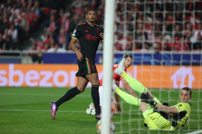 Sebastien Haller je v Lizboni v treh minutah dosegel avtogol in gol! | Foto: Reuters