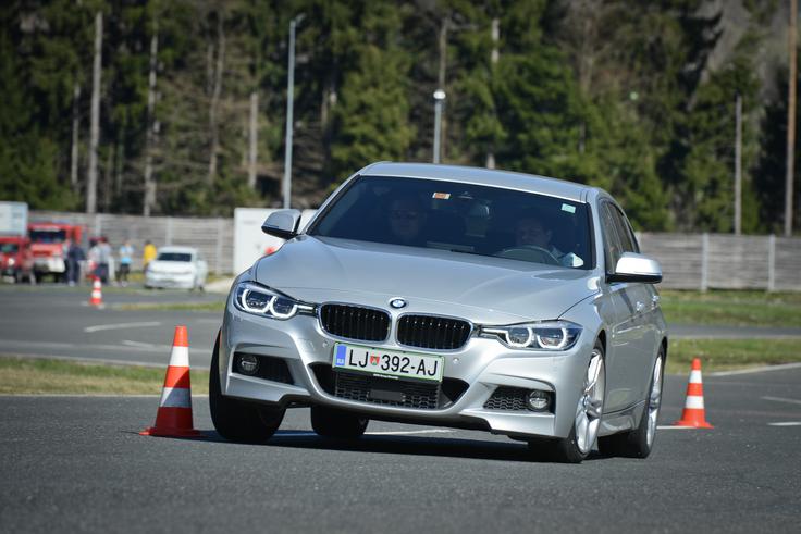 PRIMA prestižna limuzina srednjega razreda: Audi A4, Alfa romeo giulia, BMW 3, Jaguar XE, Lexus IS300h, Mercedes-Benz C Odlična dinamika je zapisana v sam DNK znamke. | Foto: Ciril Komotar