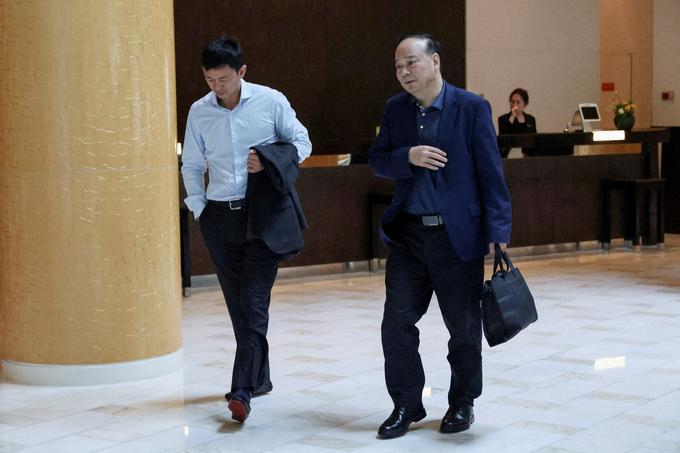 Muska je v hotelu obiskal tudi Robin Zeng, predsednik podjetja CATL, največjega proizvajalca baterij. | Foto: Reuters