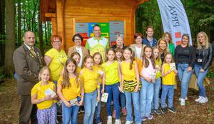 Ob svetovnem dnevu čebel osnovnošolci veseli novih učnih čebelnjakov