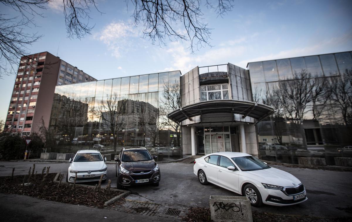 Poslovna stavba na Litijski cesti 51, ki jo je kupilo Ministrstvo za pravosodje RS. Litijska 51. | Država je za stavbo plačala 1,7 milijona več kot znaša vrednost v zadnji cenitvi. | Foto Bojan Puhek