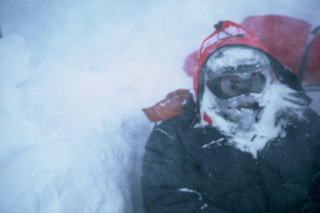 Z Bogdanom Kladnikom sta prečenje Grenlandije načrtovala že leta 2003, a so ju ustavili močni viharji s hitrostjo vetra tudi do 207 kilometrov na uro. | Foto: 