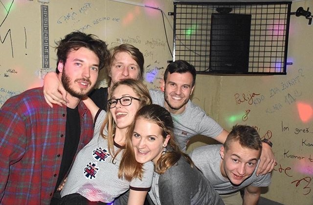 Popotniki iz skupine BIK in Threesome na poslovilni zabavi. | Foto: 