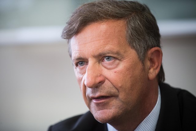 Prvak DeSUS Karl Erjavec je presenečen in ogorčen nad tem, da ministrstvo za delo rešitev iz bele knjige o pokojninah pred objavo v javnosti ni predstavilo koaliciji.  | Foto: 