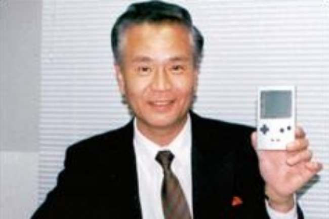 Yokoi, dolgoletni uslužbenec japonskega Nintenda, je najbolj znan po tem, da je izumitelj prenosne igralne konzole Game Boy. Zamislil si je tudi križec, nadzorno shemo za videoigre, ki je v uporabi še danes. | Foto: 