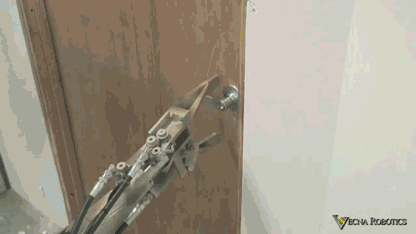 Robot odpiranje vrat | Foto: 