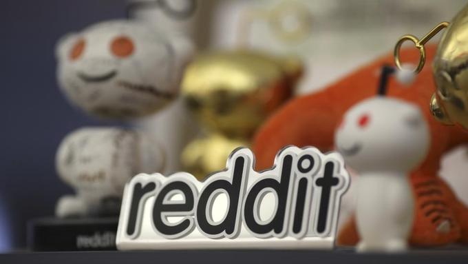 Spletna stran Reddit.com je danes šesta najpogosteje obiskana na svetu takoj za Googlom, YouTubom, Facebookom, Baidujem, ki je kitajski "Google", in spletno enciklopedijo Wikipedijo. Kliknite na fotografijo za vir (analitična spletna stran Alexa). 