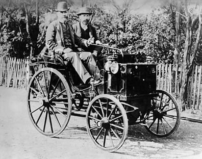 Eden prvih avtomobilov znamke Panhard-Levassor iz konca 19. stoletja. | Foto: Thomas Hilmes/Wikimedia Commons