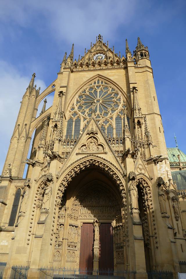 Katedrala je posvečena svetemu Štefanu. Njeno gradnjo so končali sredi 16. stoletja. Na mestu, kjer stoji, so bili sakralni objekti že prej.  | Foto: Slavko Kolar