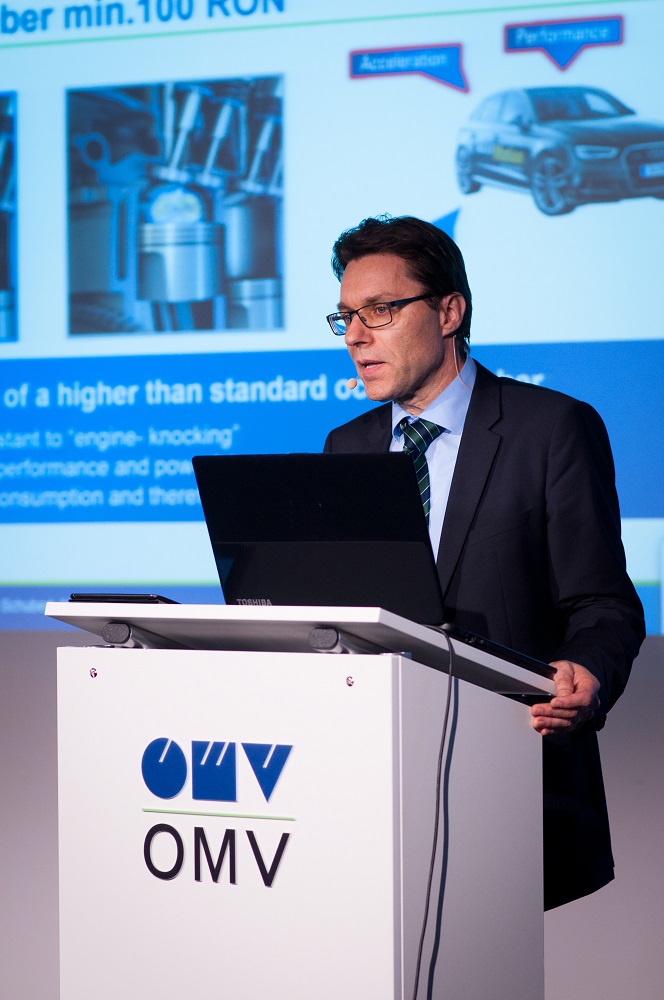 Na predstavitvi je tehnične značilnosti novega goriva predstavil vodja razvoja produktov in inovacij v Skupini OMV Nikolai Schubert. | Foto: 