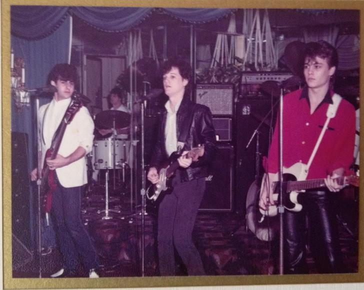 Fotografija je nastala leta 1982, ko je bil Johnny Depp (desno) star komaj 19 let. | Foto: Reddit / deadbird17
