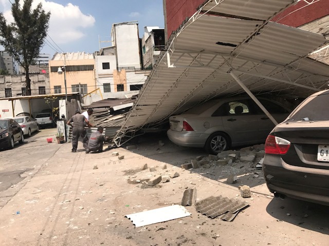 Posledice potresa v mehiški prestolnici Cuidad de Mexico | Foto: Reuters