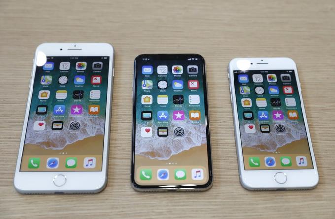 Od leve proti desni: diagonala ekrana iPhone 8 Plus meri 13,97 cm, iPhona X 14,73 cm, diagonala iPhona 8 pa  11,93 cm. | Foto: Getty Images