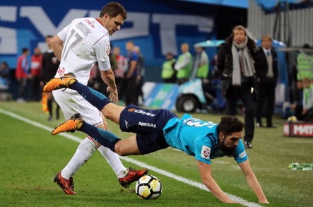 Miha Mevlja v akciji proti Lokomotivi. | Foto: Getty Images