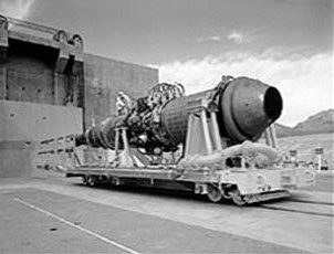 Znanstvenike je najbolj od vsega skrbelo to, da rakete ne bi mogli nadzorovati. Preizkus na ameriški zemlji bi se lahko izjalovil in radioaktivna kontaminacija ali celo uničenje velikih mest, ki so bila v bližini poligonov vojske ZDA, kot sta Las Vegas ali Los Angeles, bi bila uresničljiv scenarij. Na fotografiji reaktor, ki bi poganjal raketo SLAM. | Foto: Laboratorij Lawrence Livermore