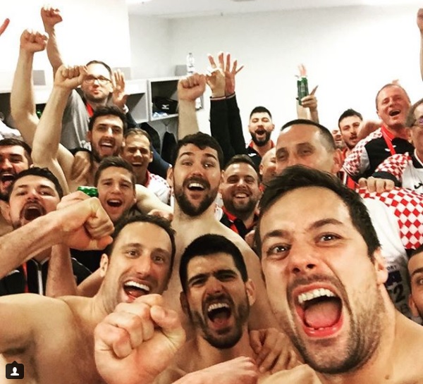 Veselje hrvaške reprezentance, ki ga je na Instagramu objavil Zlatko Horvat. | Foto: Instagram/Getty Images