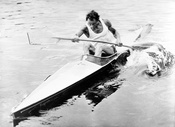 Pokojni Šved Gert Fredriksson je med letoma 1948 in 1960 kar šestkrat postal olimpijski prvak. | Foto: Getty Images