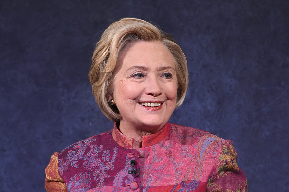 Ameriški mediji poročajo, da je nekdanja ameriška prva dama Hillary Clinton danes doživela manjšo prometno nesrečo, v kateri se ni poškodovala. | Foto: Getty Images