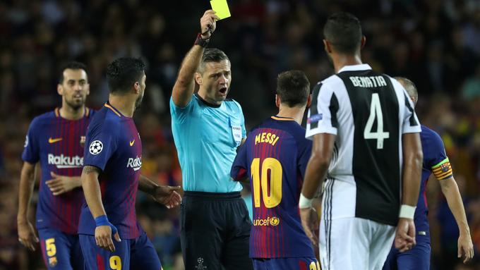 Ko je Damir Skomina lani pokazal rumeni karton Messiju, se je Argentinec težko sprijaznil s kaznijo. | Foto: Reuters