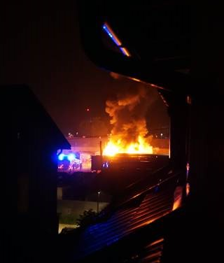 Požar tovornih vozil v Šiški | Foto: Bralec Omar Hanuna