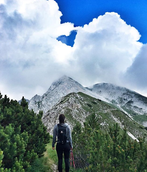 ''Imam dneve, ko se v gore najraje odpravim kar sama, saj tako poiščem svoj mir in se naužijem energije za naslednje dni.'' | Foto: Osebni arhiv