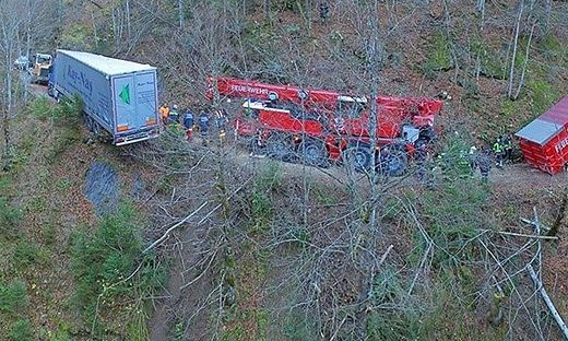 Reševanje kamiona v Avstriji | Foto: FF Steyr