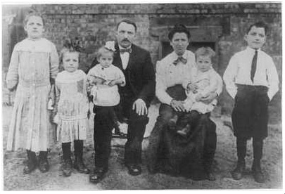 Franc Karun z družino | Foto: Encyclopedia Titanic
