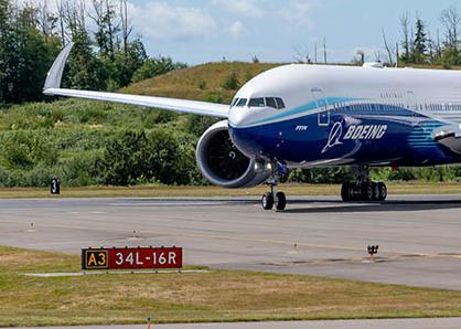 Po pristanku se bodo konice kril upognile navzgor. | Foto: Boeing